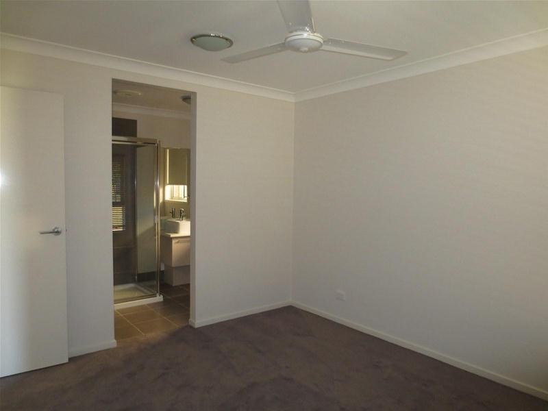 13 Carnarvon Court, Pimpama QLD 4209