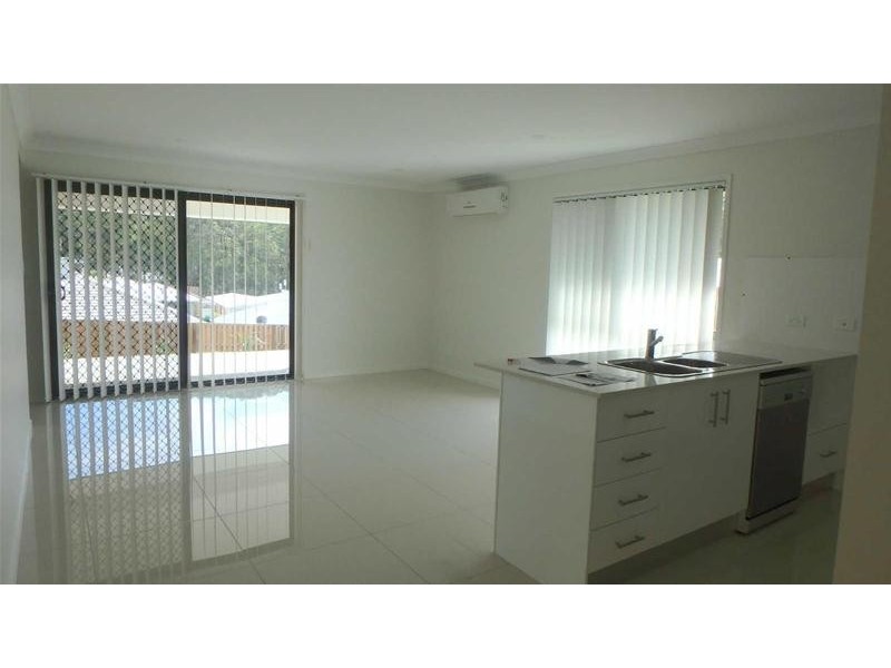 4  Sturt Street, Oxenford QLD 4210