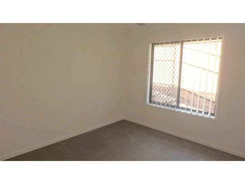 4  Sturt Street, Oxenford QLD 4210