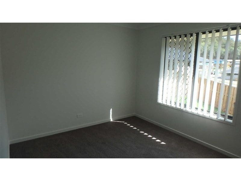 4  Sturt Street, Oxenford QLD 4210