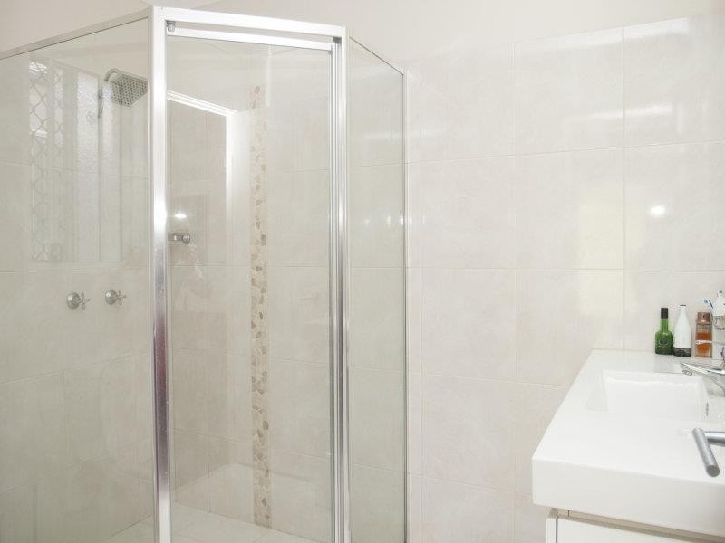 62 Hawkesbury Avenue, Pacific Pines QLD 4211