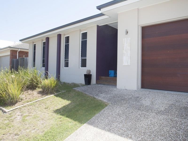 62 Hawkesbury Avenue, Pacific Pines QLD 4211