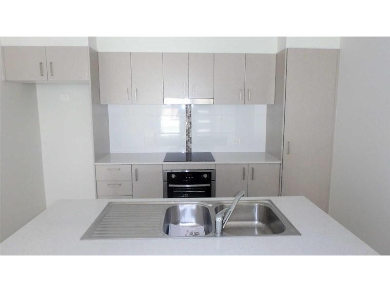 2/9  Bass Court, Oxenford QLD 4210