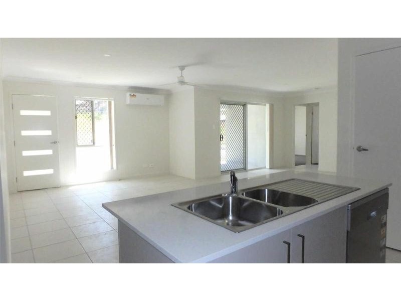 2/9  Bass Court, Oxenford QLD 4210