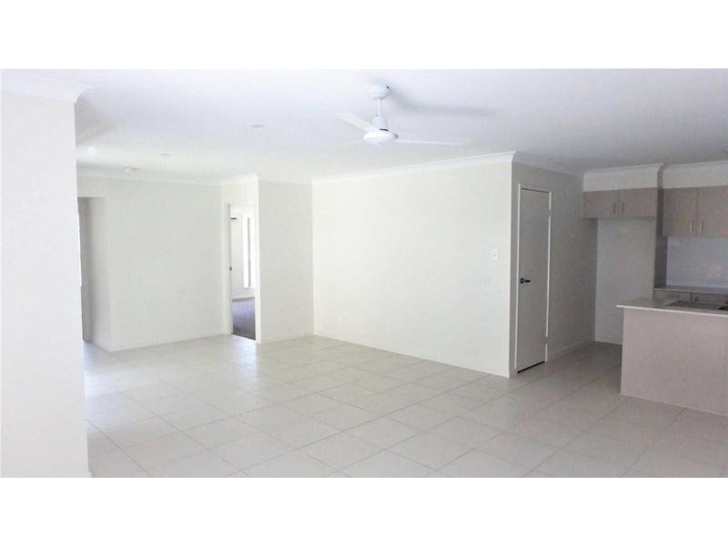 2/9  Bass Court, Oxenford QLD 4210