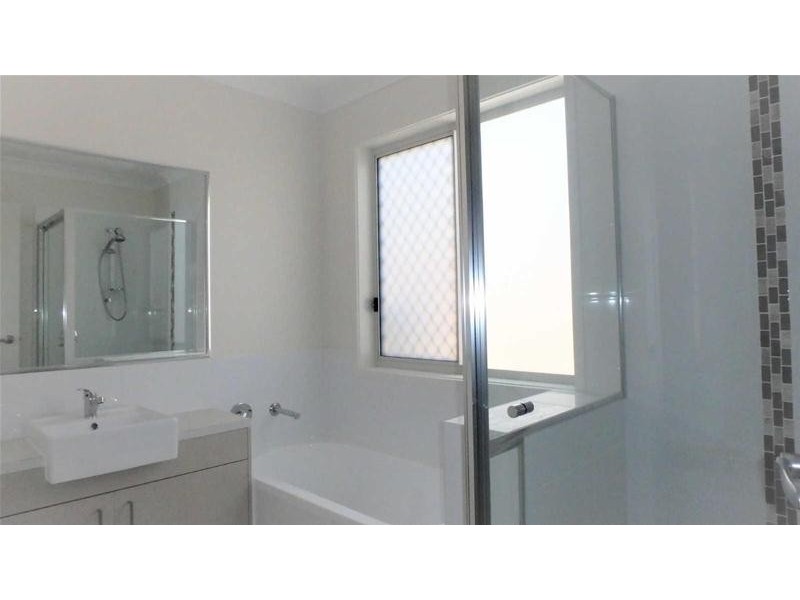 2/9  Bass Court, Oxenford QLD 4210