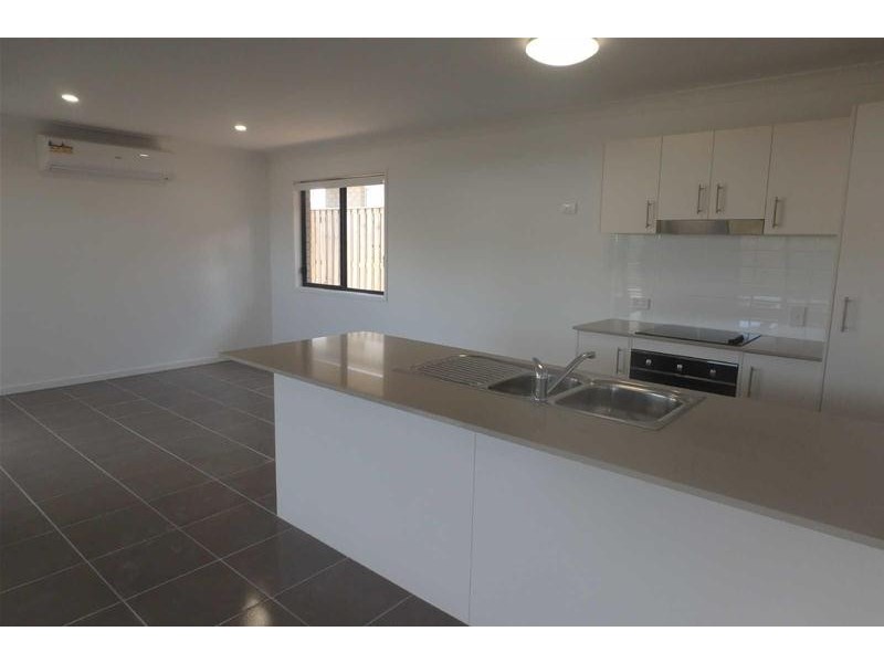 4  Greenwich Avenue, Pimpama QLD 4209