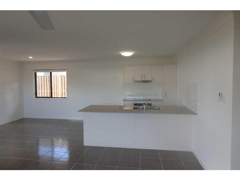 4  Greenwich Avenue, Pimpama QLD 4209