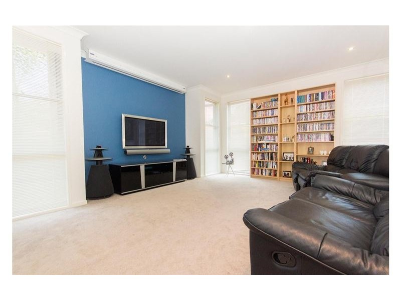 9 Huntington Drive, Maudsland QLD 4210