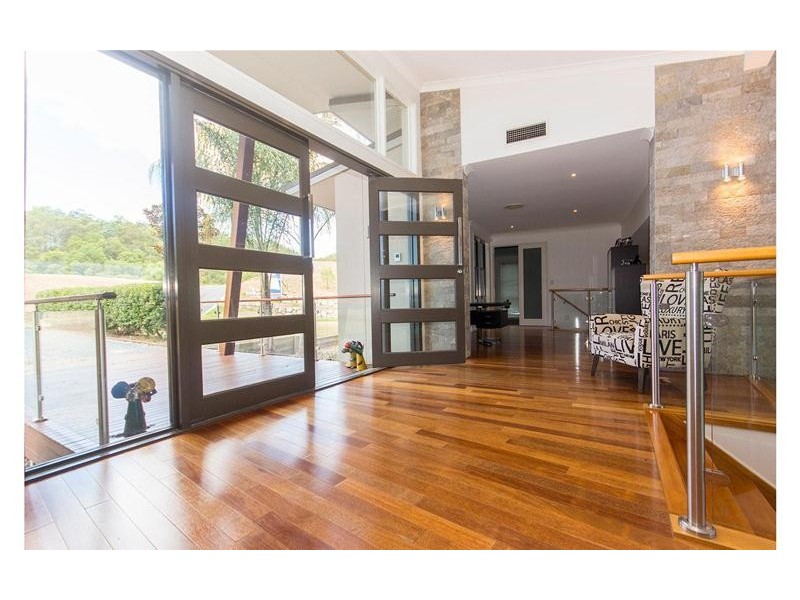 9 Huntington Drive, Maudsland QLD 4210