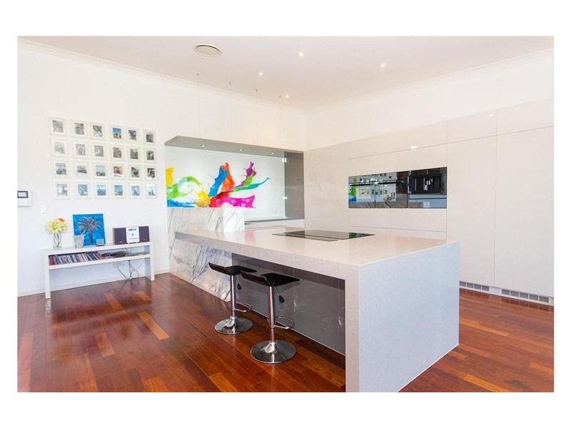 9 Huntington Drive, Maudsland QLD 4210