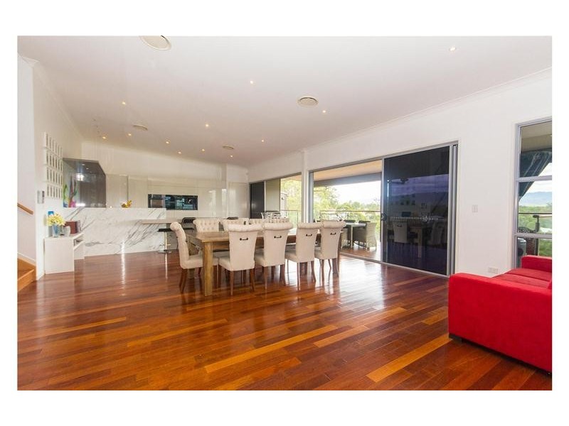 9 Huntington Drive, Maudsland QLD 4210