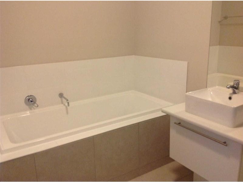 3/3 Christine Drive, Coomera QLD 4209