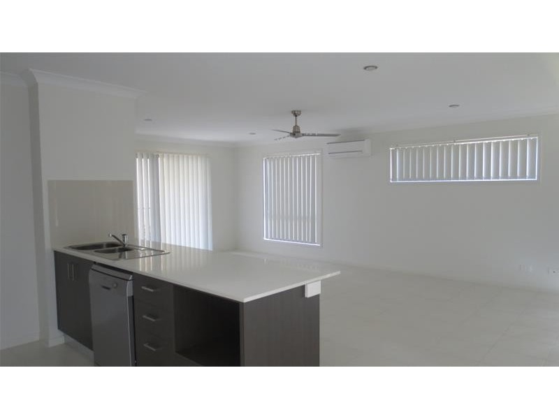 5/2 Kay Street, Pimpama QLD 4209