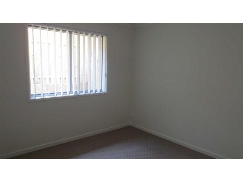 2/18  Gullwing Drive, Upper Coomera QLD 4209