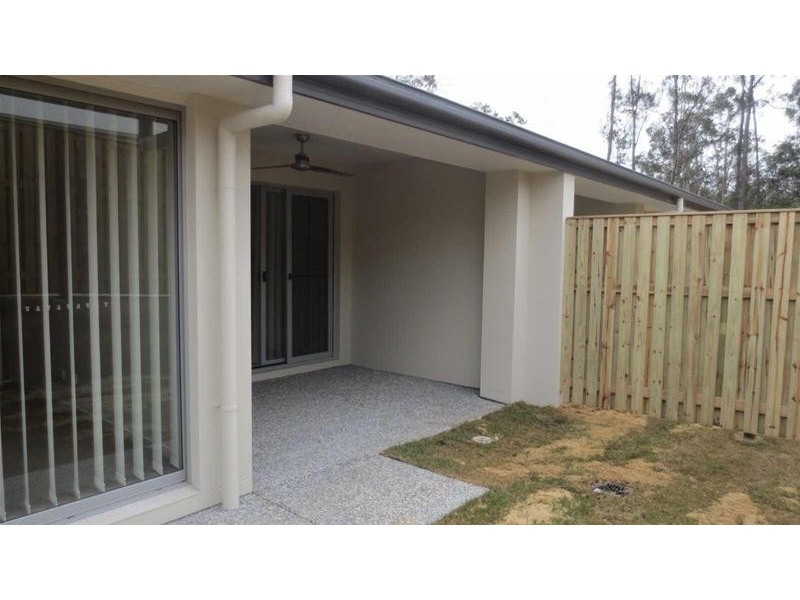 2/18  Gullwing Drive, Upper Coomera QLD 4209