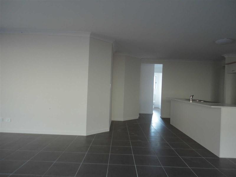 5 Gordon Drive, Upper Coomera QLD 4209