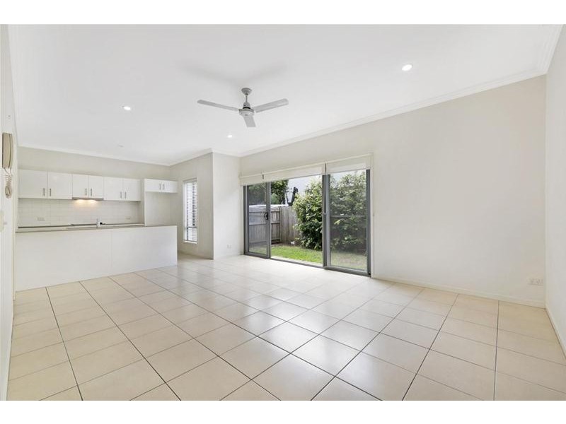 2/10 Careel Close, Helensvale QLD 4212