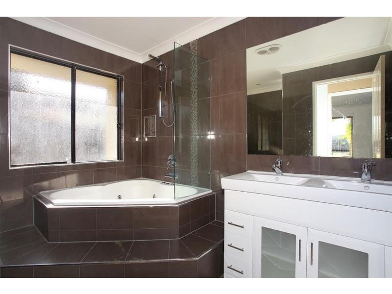 30 Palmerston Drive, Oxenford QLD 4210