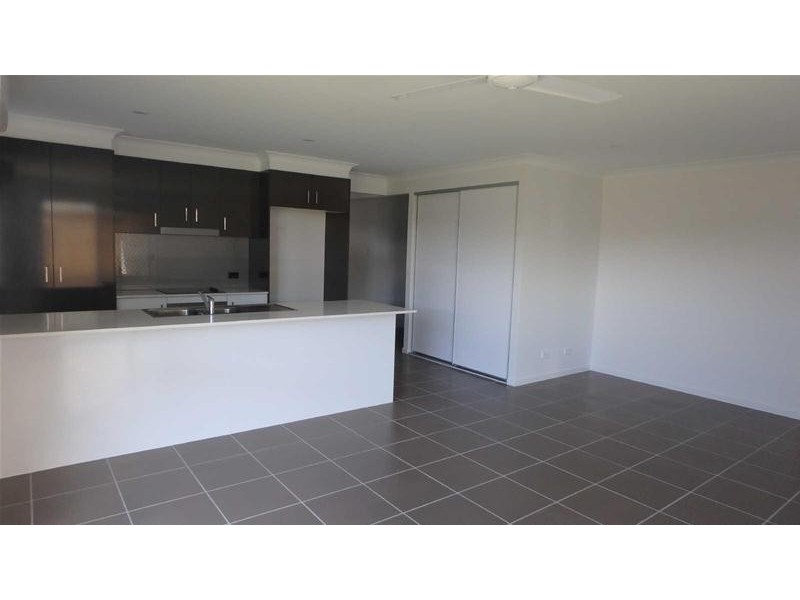 74  Milbrook Crescent, Pimpama QLD 4209