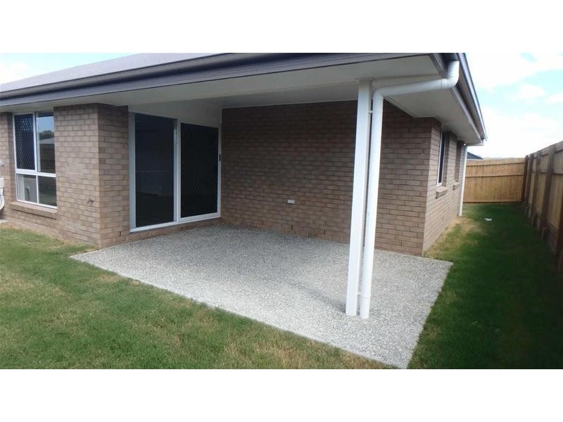 74  Milbrook Crescent, Pimpama QLD 4209