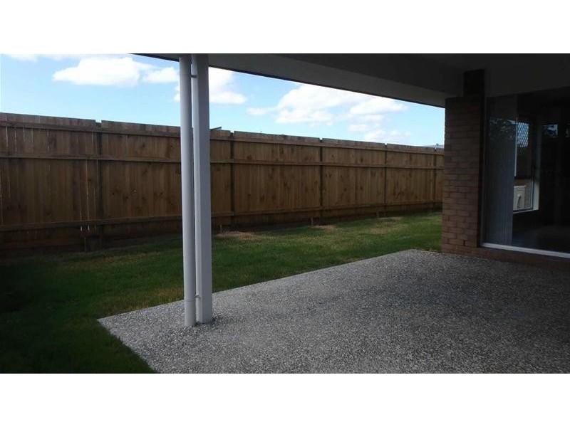 74  Milbrook Crescent, Pimpama QLD 4209