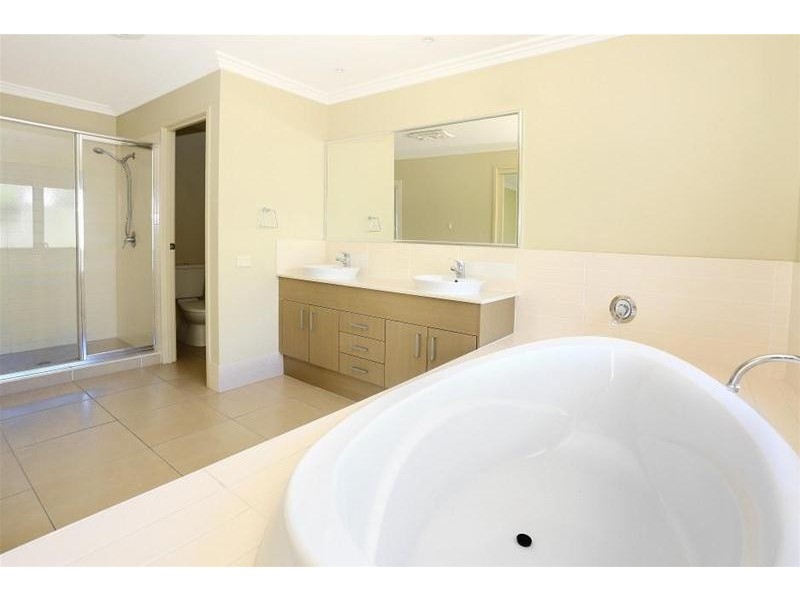 4 Crusade Court, Coomera Waters QLD 4209