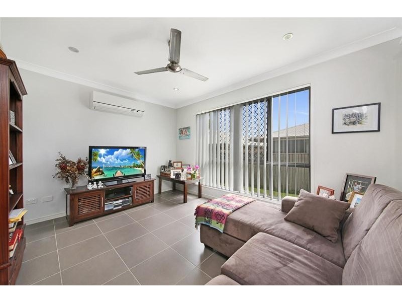 8 McWang Road, Pimpama QLD 4209