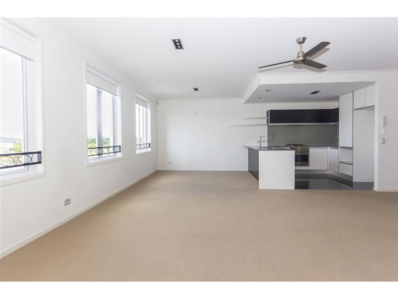 48/3030 The Boulevard, Carrara QLD 4211