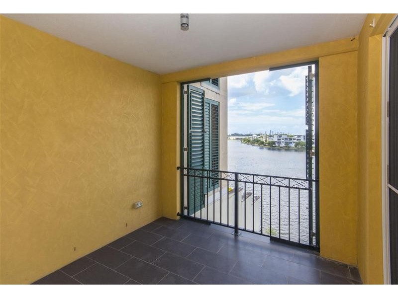 48/3030 The Boulevard, Carrara QLD 4211