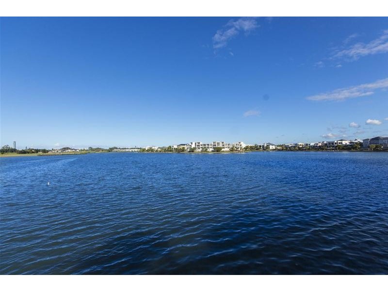 48/3030 The Boulevard, Carrara QLD 4211