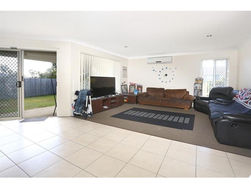 8 Collingrove Circuit, Pimpama QLD 4209