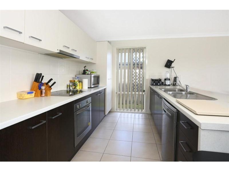 8 Collingrove Circuit, Pimpama QLD 4209