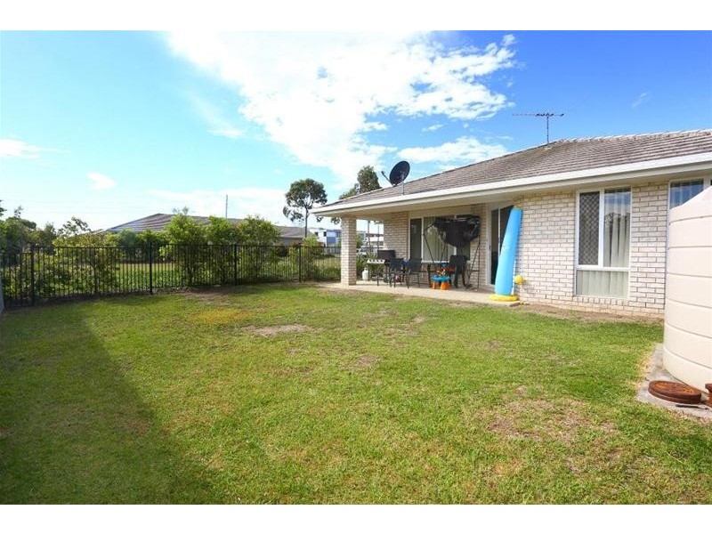 8 Collingrove Circuit, Pimpama QLD 4209