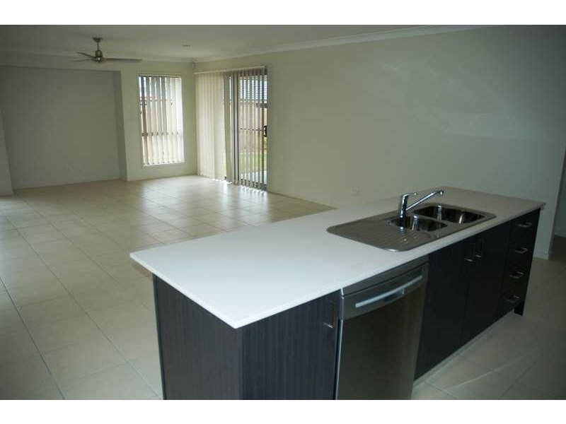 5 Arcadia Boulevard, Pimpama QLD 4209