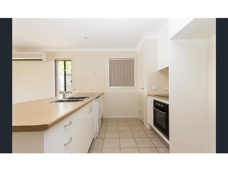 1/5 Schmarr Avenue, Upper Coomera QLD 4209