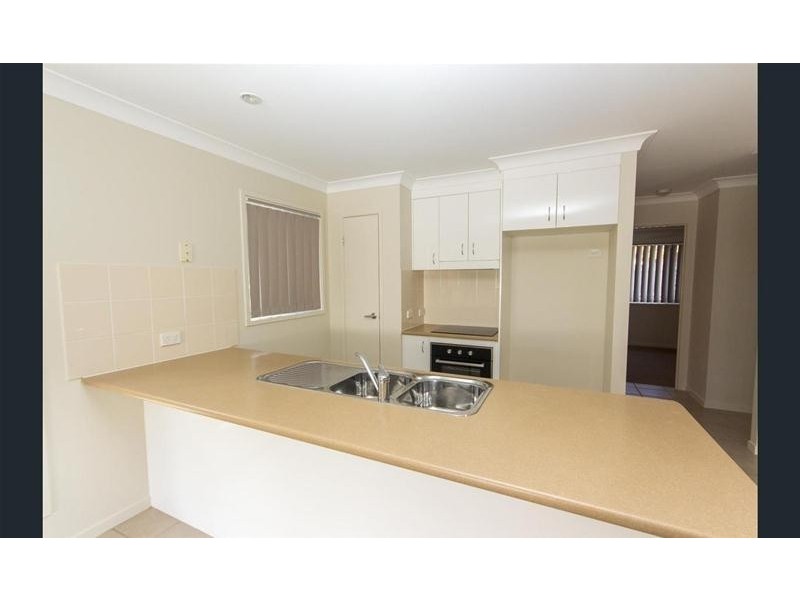 1/5 Schmarr Avenue, Upper Coomera QLD 4209