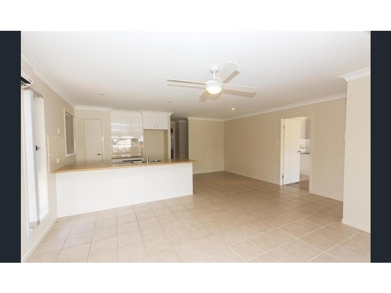 1/5 Schmarr Avenue, Upper Coomera QLD 4209
