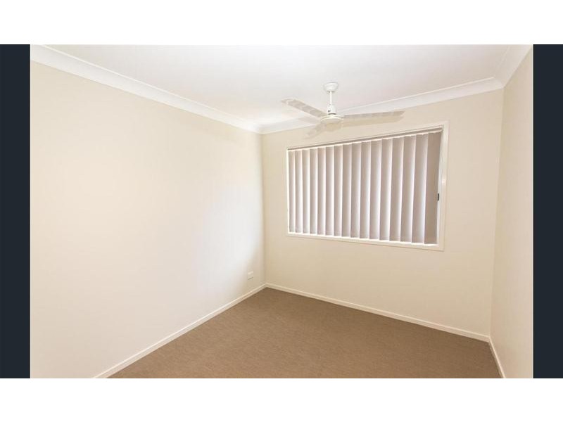 1/5 Schmarr Avenue, Upper Coomera QLD 4209