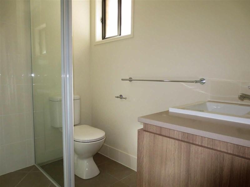 31 Damian Leeding Way, Upper Coomera QLD 4209