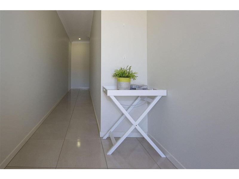 2/7 Isetta Court, Upper Coomera QLD 4209