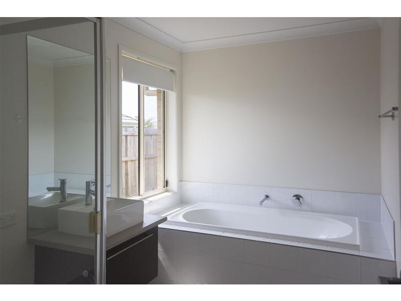 70  McLachlan Circuit, Willow Vale QLD 4209