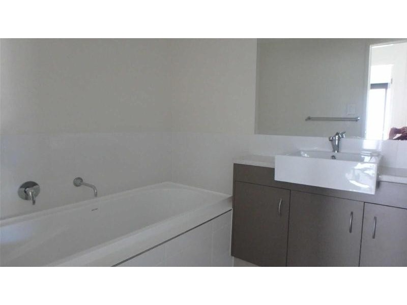 2  Oscar Close, Ormeau QLD 4208