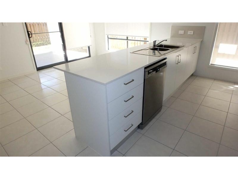 14  McPherson Cr, Coomera QLD 4209