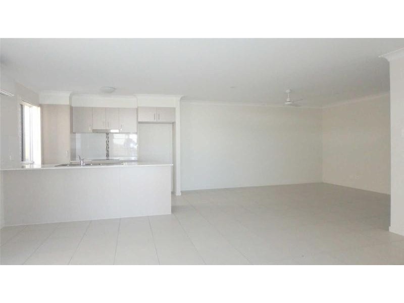 1/9  Bass Crt (1/1 Logan), Oxenford QLD 4210