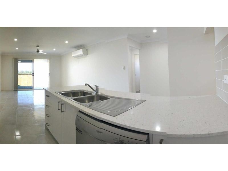 1/4  McWilliam Street, Pimpama QLD 4209