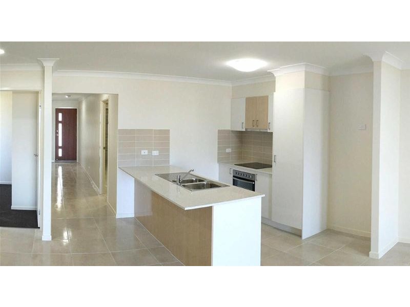 1/4  McWilliam Street, Pimpama QLD 4209