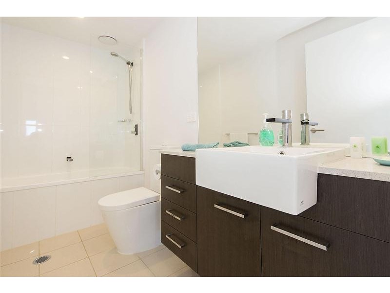 1808/25-31 East Quay Drive, Biggera Waters QLD 4216