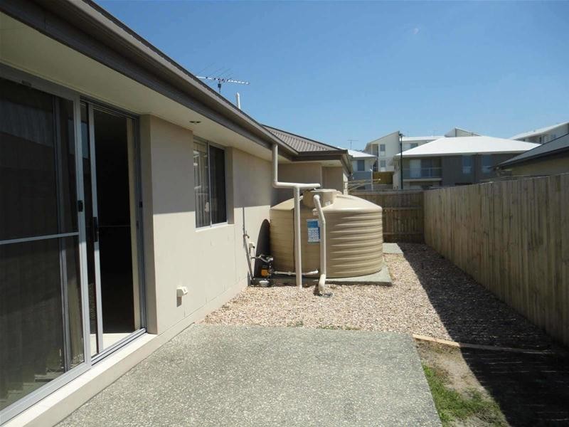 1  Benjamin Street, Pimpama QLD 4209