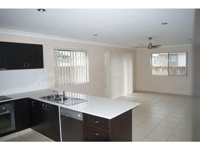 1  Benjamin Street, Pimpama QLD 4209